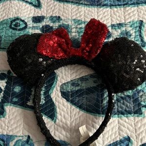 Minnie Mouse ears